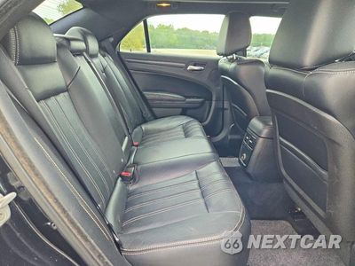 Zdjęcie 10 z 12 samochodu: 2013 CHRYSLER 300 S VIN:2C3CCABT3DH732372 - miniatura