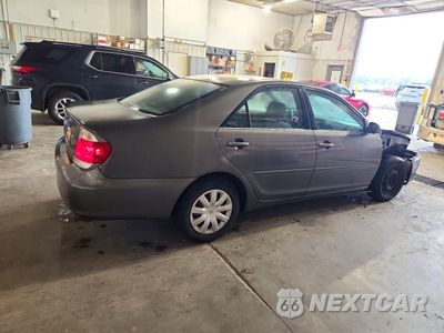 Trzecie zdjęcie samochodu z tyłu: 2005 TOYOTA CAMRY LE VIN:4T1BE32K05U513870 - miniatura