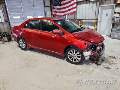 Czwarte zdjęcie samochodu z boku: 2010 TOYOTA COROLLA S VIN:1NXBU4EE1AZ281045 - miniatura