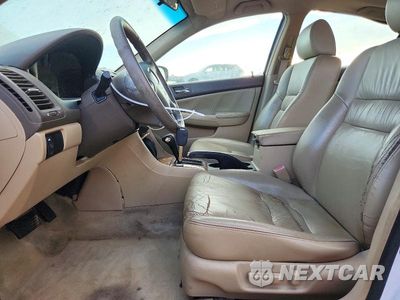 Zdjęcie 7 z 12 samochodu: 2005 HONDA ACCORD EX VIN:1HGCM56865A133568 - miniatura