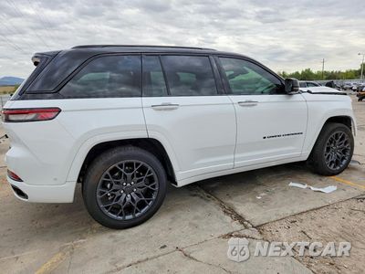 Trzecie zdjęcie samochodu z tyłu: 2025 JEEP GRAND CHEROKEE SUMMIT 4XE VIN:1C4RJYE66S8664369 - miniatura