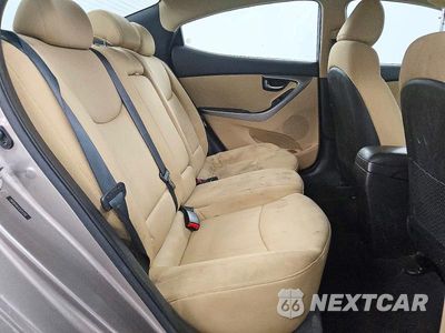 Zdjęcie 10 z 13 samochodu: 2012 HYUNDAI ELANTRA GLS VIN:5NPDH4AE4CH112352 - miniatura