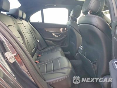 Zdjęcie 10 z 12 samochodu: 2015 MERCEDES-BENZ C 300 4MATIC VIN:55SWF4KB6FU026612 - miniatura