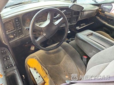 Zdjęcie 8 z 12 samochodu: 2006 CHEVROLET SILVERADO K2500 HEAVY DUTY VIN:1GCHK24286E120774 - miniatura