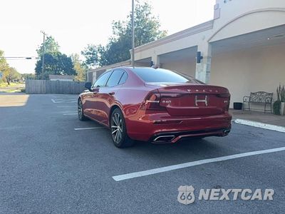Trzecie zdjęcie samochodu z tyłu: 2022 VOLVO S60 B5 MOMENTUM VIN:7JRL12TZ1NG154474 - miniatura