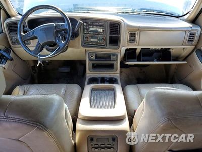 Zdjęcie 8 z 13 samochodu: 2003 CHEVROLET SUBURBAN C1500 VIN:3GNEC16T63G199440 - miniatura