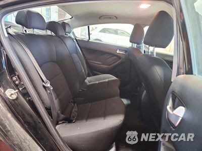 Zdjęcie 10 z 12 samochodu: 2018 KIA FORTE LX VIN:3KPFK4A78JE283554 - miniatura