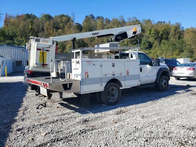 Trzecie zdjęcie samochodu z tyłu: 2014 FORD F450 SUPER DUTY BUCKET TRUCK VIN:1FDUF4GYXEEA73742 - miniatura