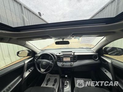 Zdjęcie 9 z 14 samochodu: 2016 TOYOTA RAV4 HV XLE VIN:JTMRJREV9GD040528 - miniatura