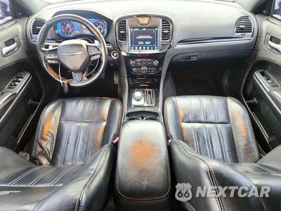 Zdjęcie 8 z 12 samochodu: 2018 CHRYSLER 300 S VIN:2C3CCAGG7JH241018 - miniatura