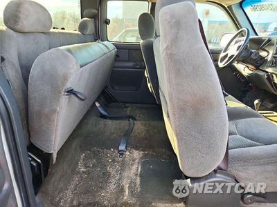 Zdjęcie 10 z 12 samochodu: 2005 CHEVROLET SILVERADO K1500 VIN:2GCEK19B651173575 - miniatura