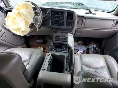 Zdjęcie 8 z 13 samochodu: 2004 GMC YUKON DENALI VIN:1GKEK63U94J231985 - miniatura