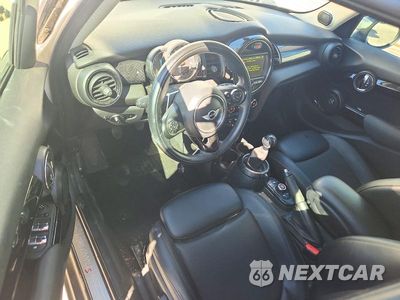 Zdjęcie 8 z 12 samochodu: 2017 MINI COOPER S VIN:WMWXU3C36H2B64332 - miniatura