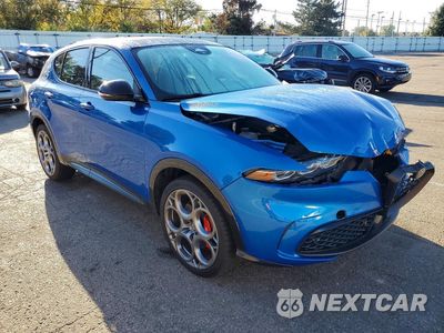 Czwarte zdjęcie samochodu z boku: 2024 ALFA ROMEO TONALE VELOCE VIN:ZASPATDW4R3061010 - miniatura