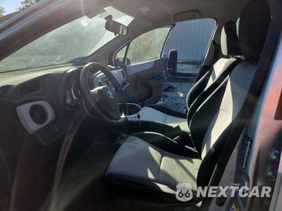 Zdjęcie 7 z 12 samochodu: 2013 TOYOTA YARIS 5-DOOR L VIN:JTDKTUD39DD564045 - miniatura