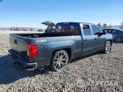 Trzecie zdjęcie samochodu z tyłu: 2017 CHEVROLET SILVERADO K1500 LT VIN:1GCVKREC6HZ328487 - miniatura