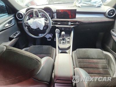Zdjęcie 8 z 13 samochodu: 2024 ALFA ROMEO TONALE VELOCE VIN:ZASPATDW8R3037910 - miniatura