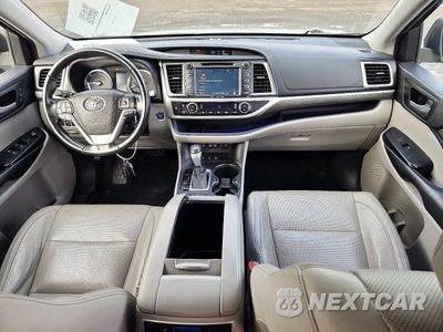 Zdjęcie 8 z 13 samochodu: 2017 TOYOTA HIGHLANDER HYBRID LIMITED VIN:5TDDGRFH1HS031314 - miniatura