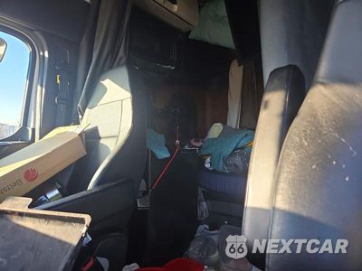Zdjęcie 10 z 14 samochodu: 2018 FREIGHTLINER CASCADIA 126 SEMI TRUCK VIN:3AKJHHDR5JSJT6240 - miniatura