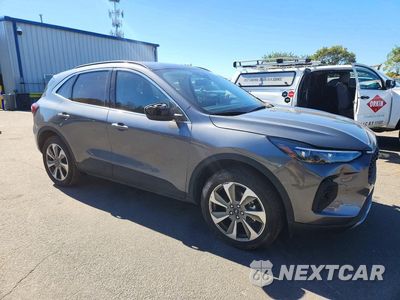 Czwarte zdjęcie samochodu z boku: 2025 FORD ESCAPE PLATINUM VIN:1FMCU9JA2SUB44976 - miniatura