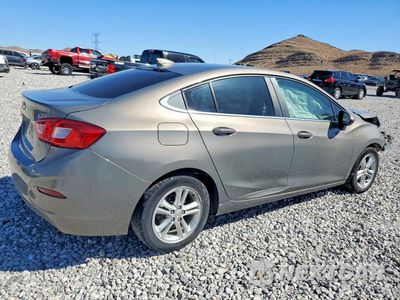 Trzecie zdjęcie samochodu z tyłu: 2018 CHEVROLET CRUZE LT VIN:1G1BE5SM3J7156171 - miniatura