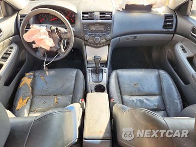 Zdjęcie 8 z 13 samochodu: 2003 HONDA ACCORD EX VIN:1HGCM665X3A029125 - miniatura