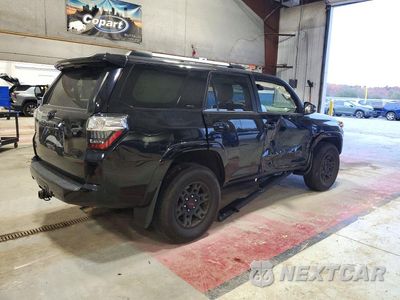 Trzecie zdjęcie samochodu z tyłu: 2023 TOYOTA 4RUNNER SR5 PREMIUM VIN:JTENU5JR4P6178503 - miniatura