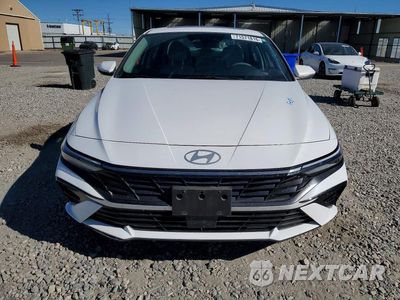 Piąte zdjęcie samochodu w środku: 2025 HYUNDAI ELANTRA LIMITED VIN:KMHLP4DGXSU893549 - miniatura
