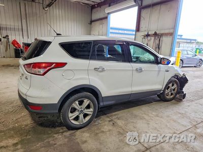 Trzecie zdjęcie samochodu z tyłu: 2015 FORD ESCAPE SE VIN:1FMCU9G9XFUC65063 - miniatura