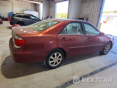 Trzecie zdjęcie samochodu z tyłu: 2005 TOYOTA CAMRY XLE V6 VIN:4T1BF30K85U093470 - miniatura