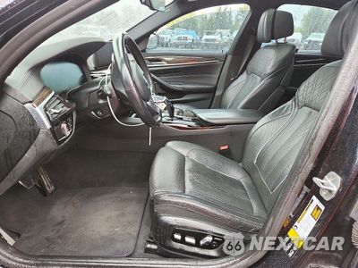 Zdjęcie 7 z 12 samochodu: 2019 BMW M550XI VIN:WBAJB9C56KB288959 - miniatura