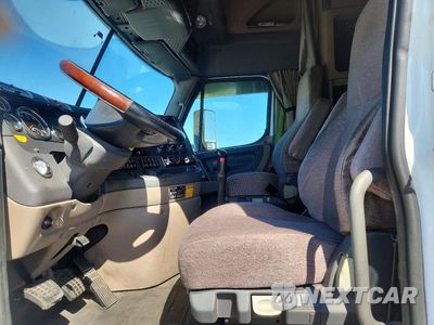 Zdjęcie 7 z 14 samochodu: 2015 FREIGHTLINER CASCADIA 125 VIN:3AKJGLD53FSGD8463 - miniatura