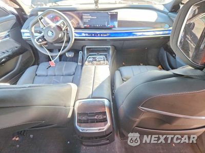 Zdjęcie 8 z 12 samochodu: 2026 BMW 760 XI VIN:WBA33EJ06TCX53712 - miniatura