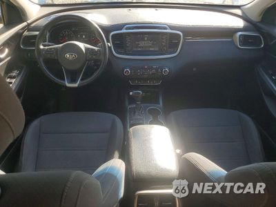Zdjęcie 8 z 13 samochodu: 2017 KIA SORENTO LX VIN:5XYPG4A34HG267884 - miniatura