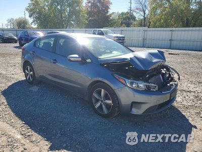 Czwarte zdjęcie samochodu z boku: 2018 KIA FORTE S VIN:3KPFL4A78JE279520 - miniatura