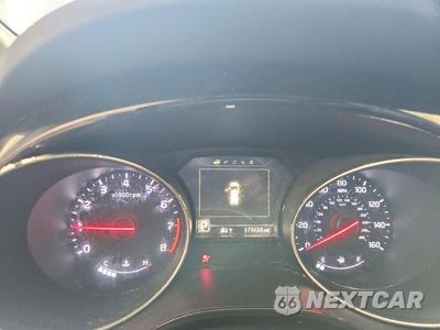 Zdjęcie 9 z 13 samochodu: 2018 KIA SEDONA SX VIN:KNDMC5C19J6377158 - miniatura