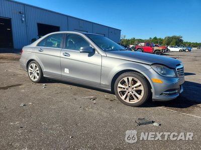Czwarte zdjęcie samochodu z boku: 2014 MERCEDES-BENZ C 250 VIN:WDDGF4HB1EG250782 - miniatura