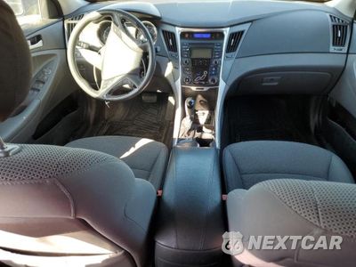 Zdjęcie 8 z 12 samochodu: 2012 HYUNDAI SONATA GLS VIN:5NPEB4AC6CH380887 - miniatura