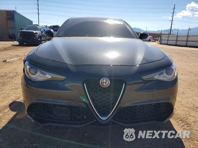 Piąte zdjęcie samochodu w środku: 2017 ALFA ROMEO GIULIA Q4 VIN:ZARFAEDN6H7532758 - miniatura