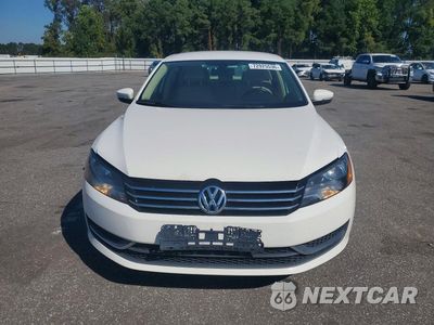 Piąte zdjęcie samochodu w środku: 2015 VOLKSWAGEN PASSAT SE VIN:1VWBT7A35FC019357 - miniatura
