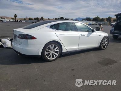 Trzecie zdjęcie samochodu z tyłu: 2015 TESLA MODEL S 85D VIN:5YJSA1H29FF091944 - miniatura