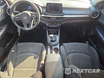 Zdjęcie 8 z 12 samochodu: 2019 KIA FORTE LXS VIN:3KPF24AD4KE076389 - miniatura
