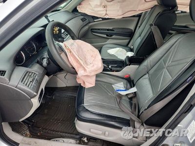 Zdjęcie 7 z 12 samochodu: 2010 HONDA ACCORD LXP VIN:1HGCP2F49AA026866 - miniatura