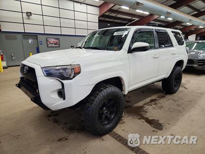 2015 TOYOTA 4RUNNER SR5 JTEBU5JR1F5243623 - główne zdjęcie licytacji z USA - miniatura