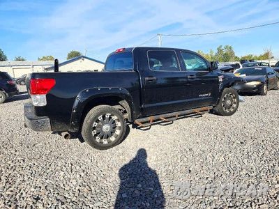 Trzecie zdjęcie samochodu z tyłu: 2011 TOYOTA TUNDRA CREWMAX SR5 VIN:5TFEY5F19BX101351 - miniatura