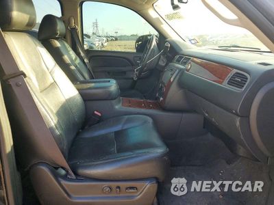 Zdjęcie 7 z 13 samochodu: 2012 CHEVROLET TAHOE K1500 LTZ VIN:1GNSKCE05CR147127 - miniatura
