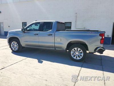 Drugie zdjęcie samochodu z przodu: 2026 CHEVROLET SILVERADO K1500 CUSTOM VIN:1GCRKBEK5TZ111084 - miniatura