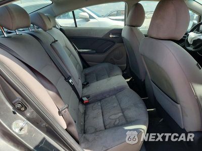 Zdjęcie 10 z 12 samochodu: 2016 KIA FORTE LX VIN:KNAFX4A62G5561908 - miniatura