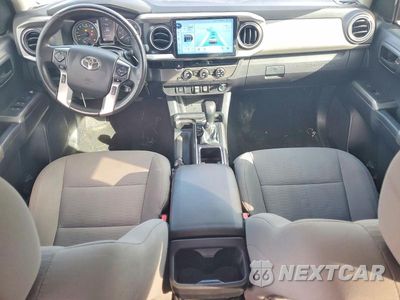 Zdjęcie 8 z 12 samochodu: 2018 TOYOTA TACOMA SR5 V6 VIN:5TFAZ5CN7JX060896 - miniatura