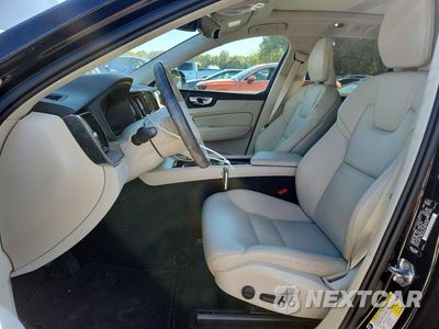 Zdjęcie 7 z 14 samochodu: 2021 VOLVO XC60 T5 MOMENTUM VIN:YV4102RK6M1880610 - miniatura